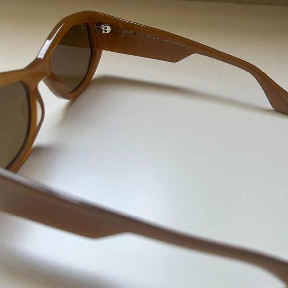 DIFF  Zoe Angular Sunglasses | Brown Frame | Polarized UV400 Brown Lenses | NEW - Picture 5 of 10